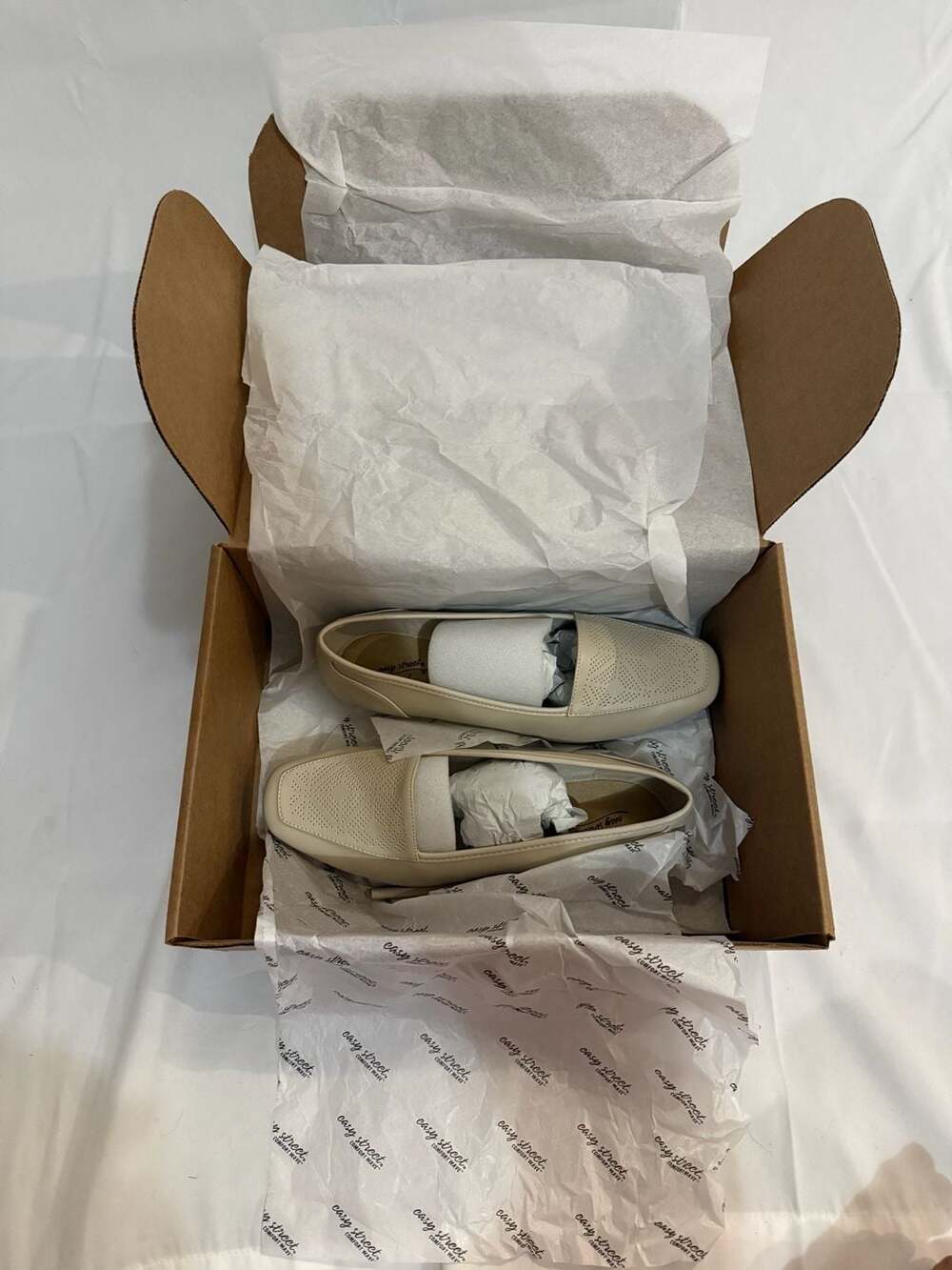 Easy Street Slip-On Loafers Beige Flat Shoes